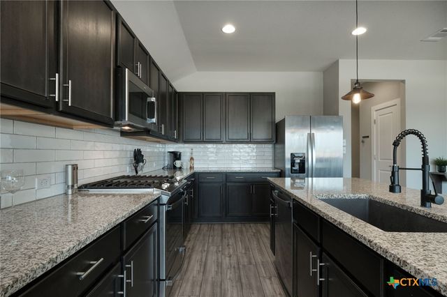 229 Finstown Street, Hutto, TX 78634