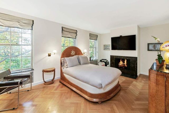 453 W 24th Street, New York City, NY 10011