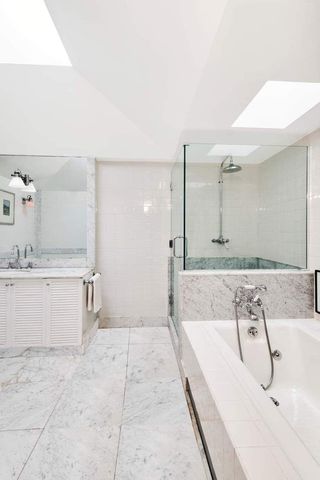 453 W 24th Street, New York City, NY 10011