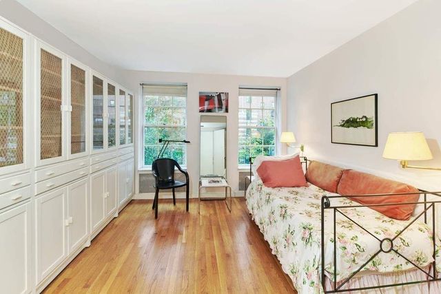 453 W 24th Street, New York City, NY 10011