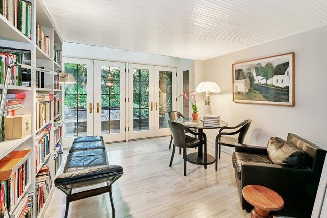 453 W 24th Street, New York City, NY 10011