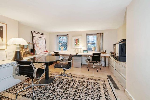 453 W 24th Street, New York City, NY 10011