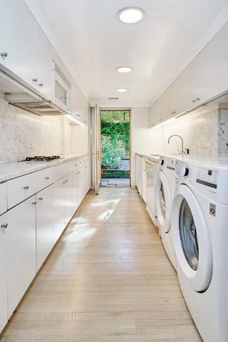 453 W 24th Street, New York City, NY 10011