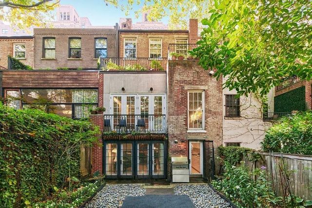 453 W 24th Street, New York City, NY 10011