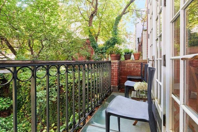 453 W 24th Street, New York City, NY 10011
