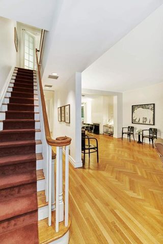 453 W 24th Street, New York City, NY 10011
