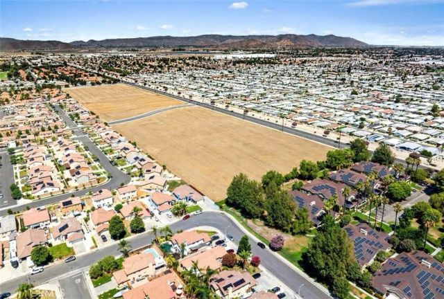 1 Stetson, Hemet, CA 92543