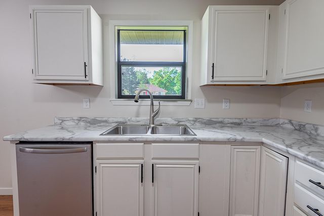 3956 W Wayland Street, Springfield, MO 65807