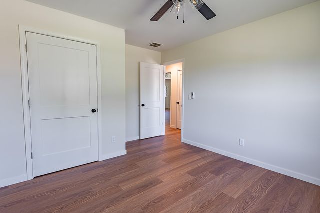 3956 W Wayland Street, Springfield, MO 65807