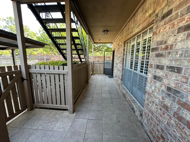 4349 Bellaire Drive S 128S, Fort Worth, TX 76109