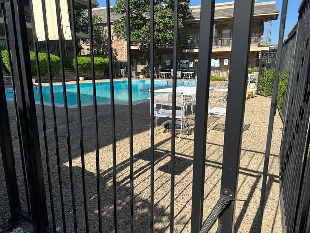 4349 Bellaire Drive S 128S, Fort Worth, TX 76109