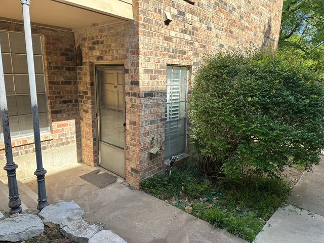 4349 Bellaire Drive S 128S, Fort Worth, TX 76109