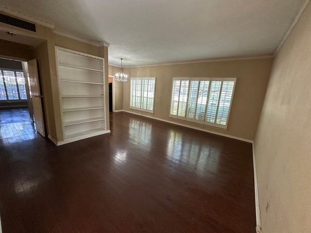 4349 Bellaire Drive S 128S, Fort Worth, TX 76109