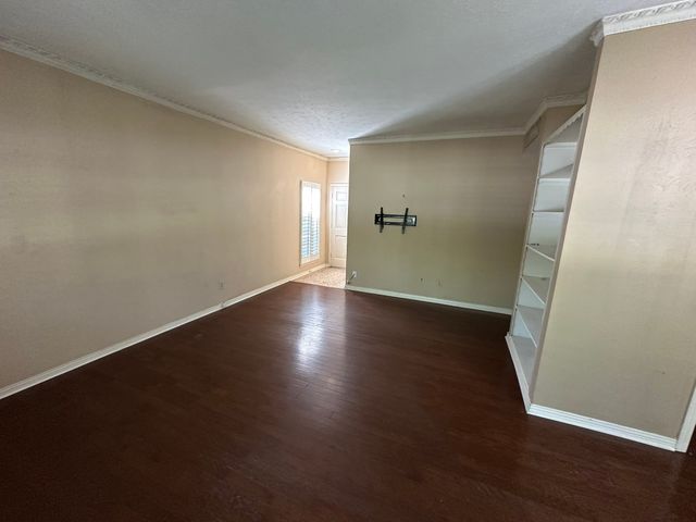 4349 Bellaire Drive S 128S, Fort Worth, TX 76109