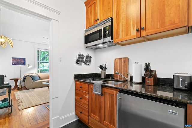 403 ALTAMONT CIR, Charlottesville, VA 22902