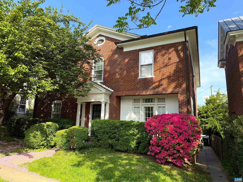 403 ALTAMONT CIR, Charlottesville, VA 22902
