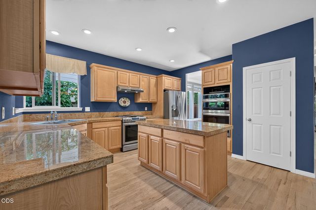 61042 Chamomile Place, Bend, OR 97702