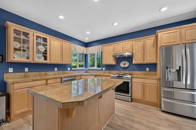 61042 Chamomile Place, Bend, OR 97702