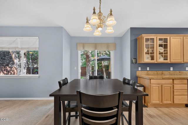 61042 Chamomile Place, Bend, OR 97702