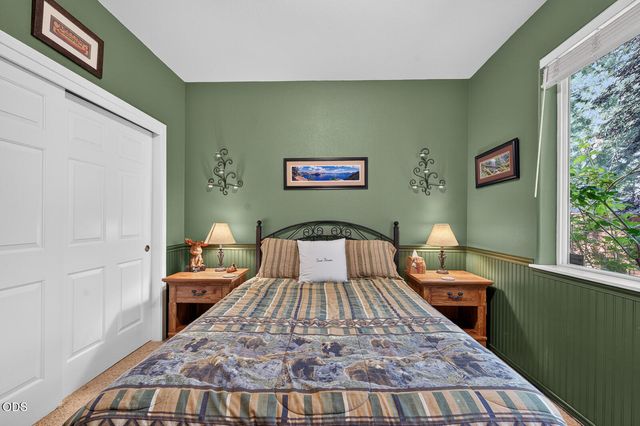 61042 Chamomile Place, Bend, OR 97702