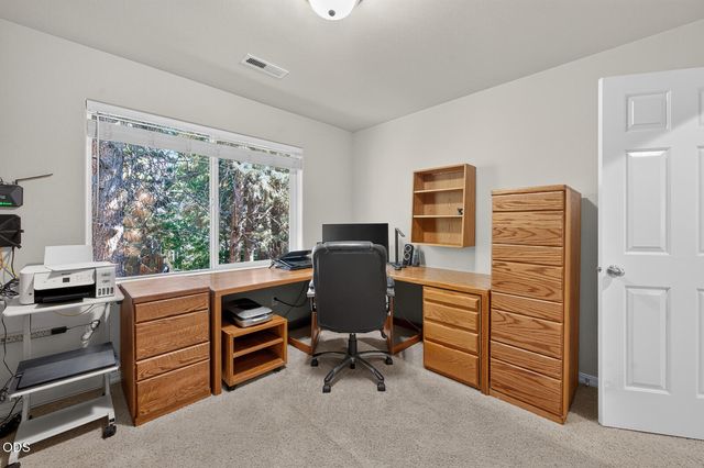 61042 Chamomile Place, Bend, OR 97702