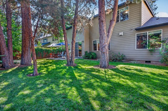 61042 Chamomile Place, Bend, OR 97702