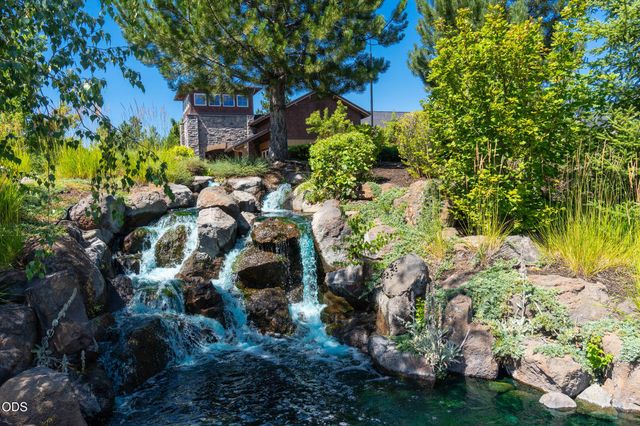 61042 Chamomile Place, Bend, OR 97702