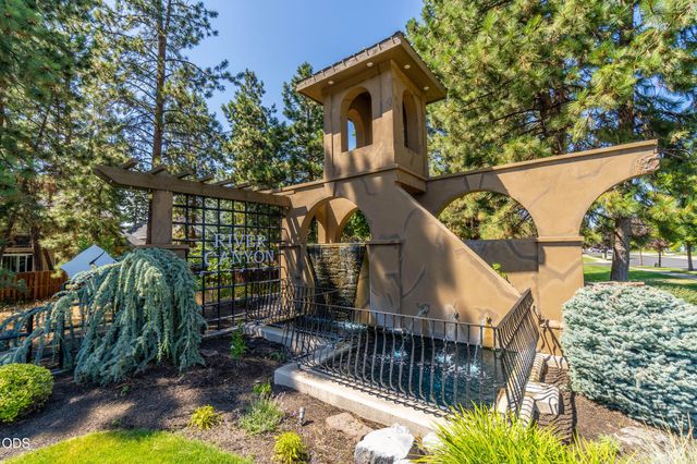 61042 Chamomile Place, Bend, OR 97702