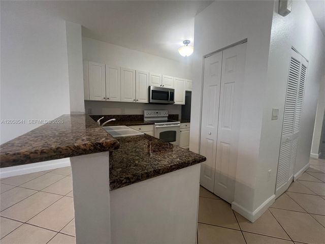 9323 SW 227th St 3-5, Cutler Bay, FL 33190