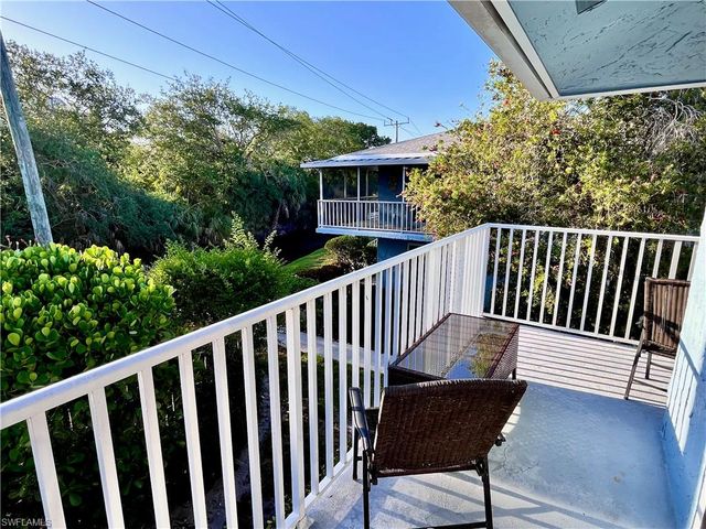 256 Palm DR 6, Naples, FL 34112