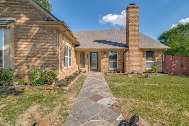 718 Angle Ridge Circle, Garland, TX 75043