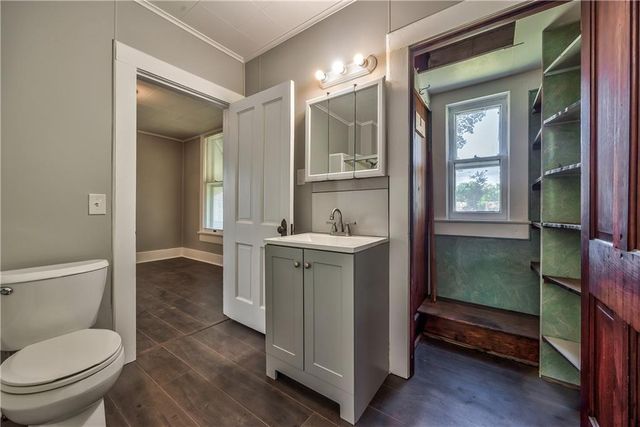 934 W 7th Street, Leavenworth, KS 66048