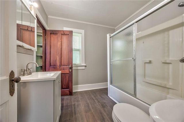 934 W 7th Street, Leavenworth, KS 66048