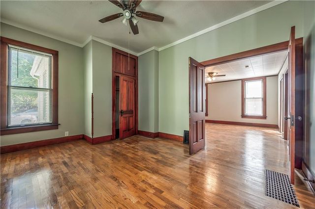 934 W 7th Street, Leavenworth, KS 66048