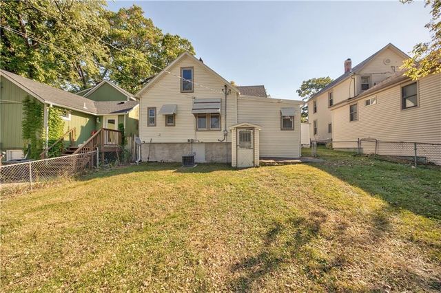 934 W 7th Street, Leavenworth, KS 66048