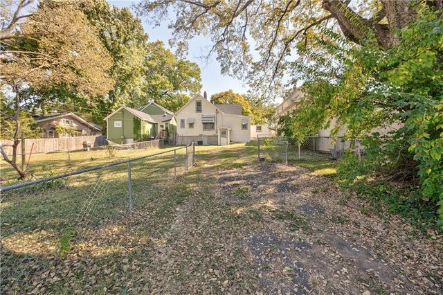 934 W 7th Street, Leavenworth, KS 66048