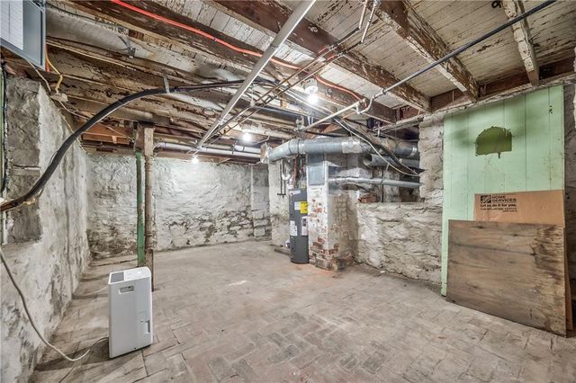 934 W 7th Street, Leavenworth, KS 66048