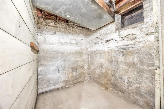 934 W 7th Street, Leavenworth, KS 66048