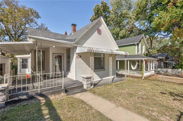 934 W 7th Street, Leavenworth, KS 66048