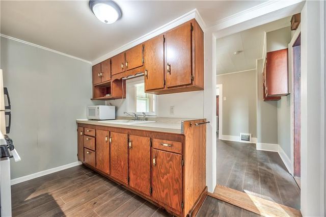 934 W 7th Street, Leavenworth, KS 66048