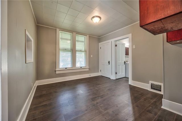 934 W 7th Street, Leavenworth, KS 66048