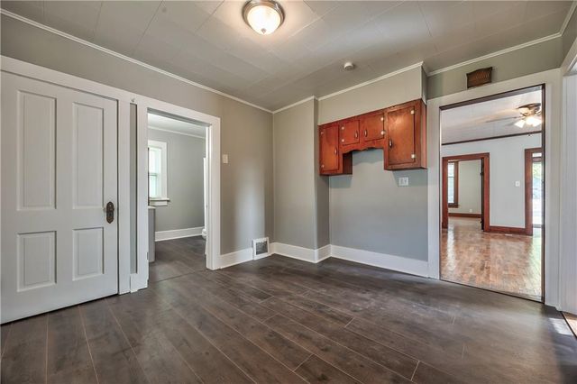 934 W 7th Street, Leavenworth, KS 66048