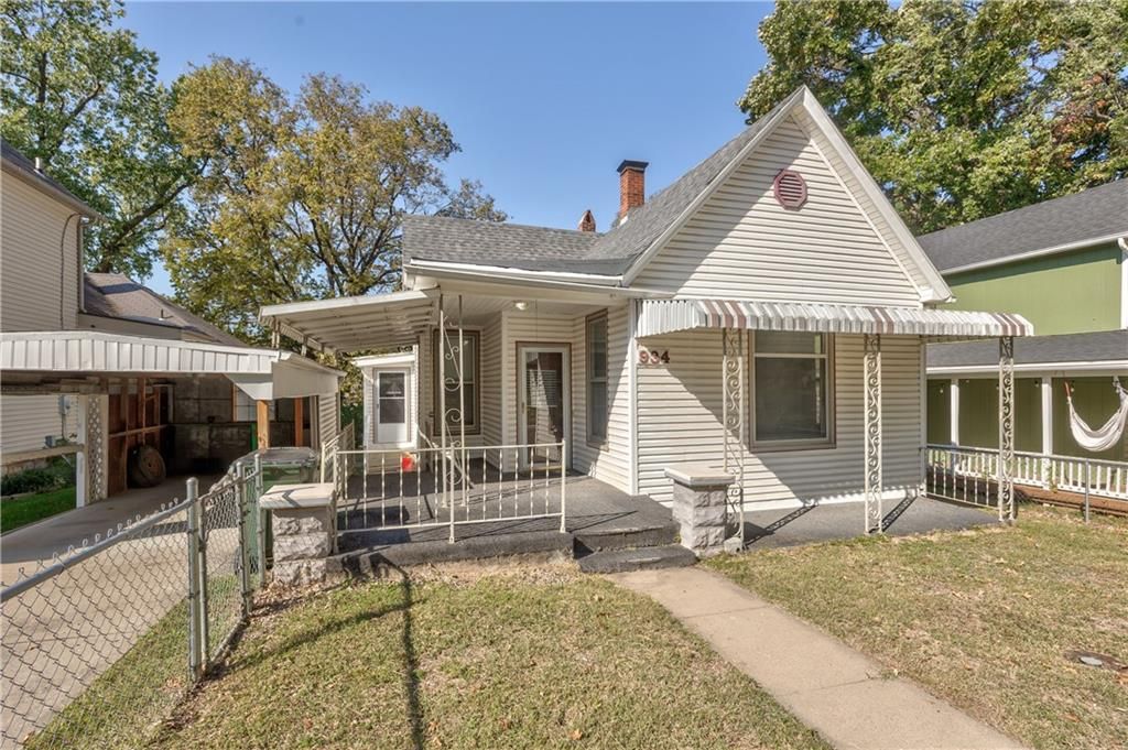 934 W 7th Street, Leavenworth, KS 66048