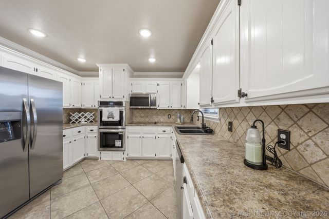 1915 W Taft Avenue, Sapulpa, OK 74067