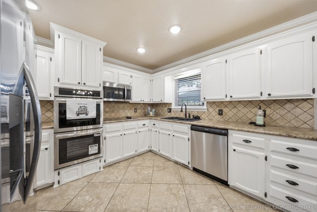 1915 W Taft Avenue, Sapulpa, OK 74067