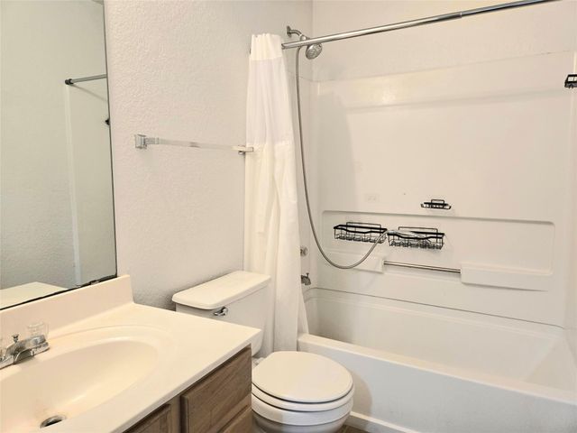 161 Beech DR, Kyle, TX 78640