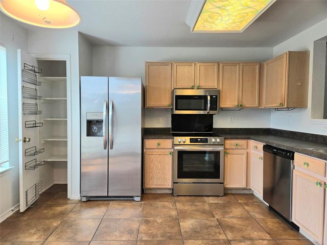161 Beech DR, Kyle, TX 78640