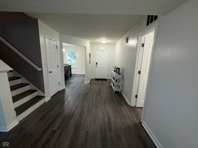 948 Brookshire Drive, Franklin, IN 46131