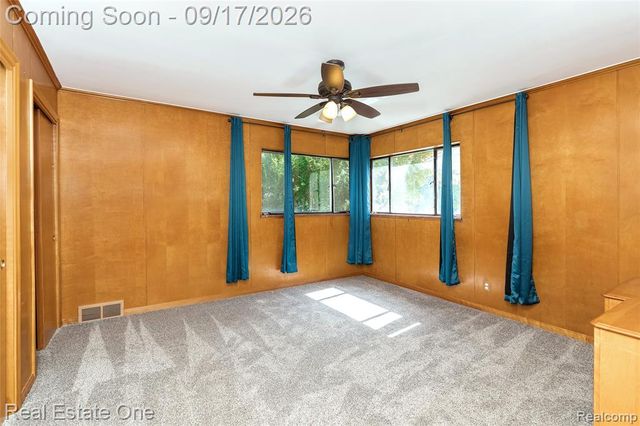 25313 Scotia Road, Huntington Woods, MI 48070