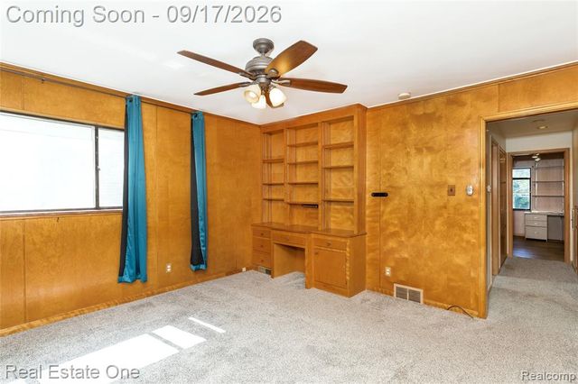 25313 Scotia Road, Huntington Woods, MI 48070
